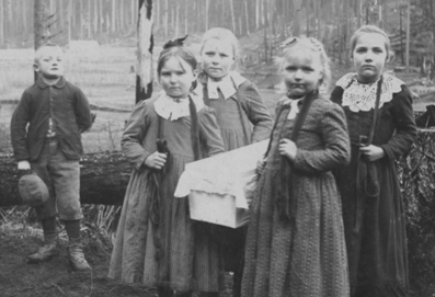 Child Pallbearers Once a Tradition